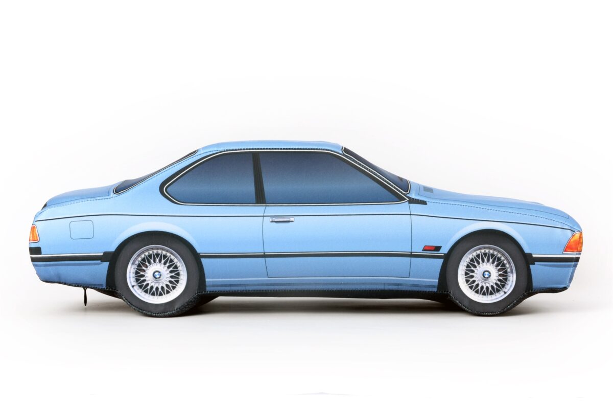 BMW M6 E24 plush car