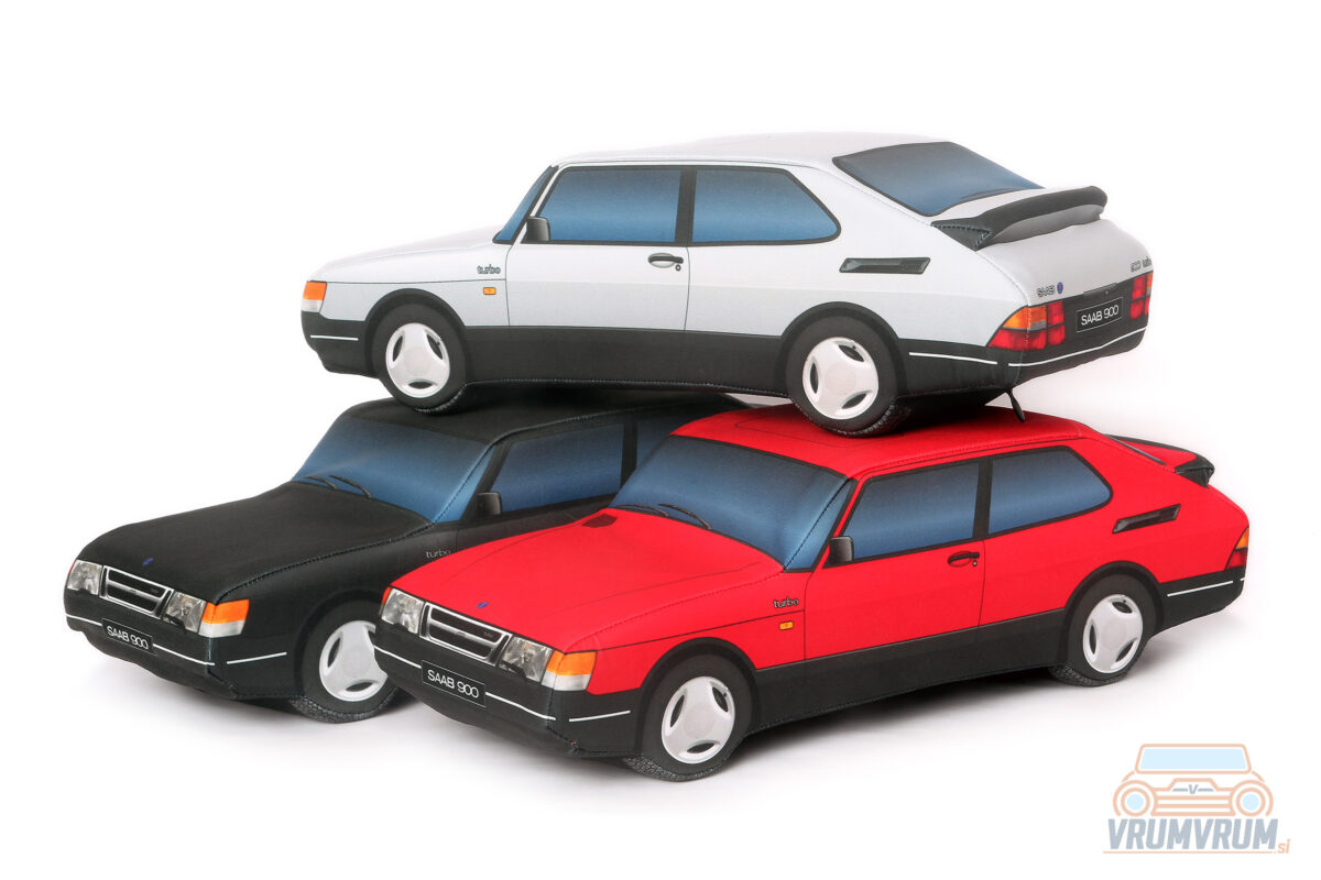 Saab 900 Turbo VrumVrum plišast avto